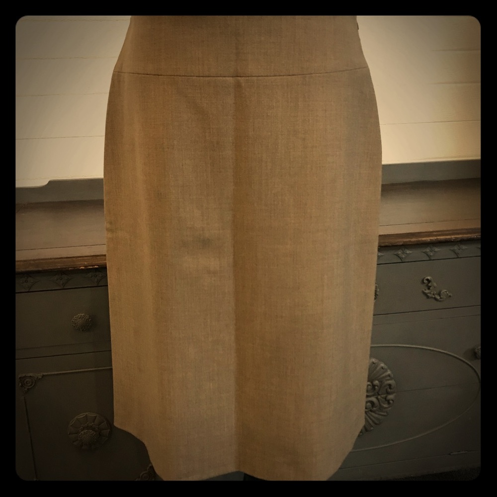 Stretch pencil skirt